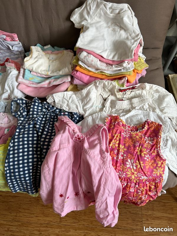 Lot vêtements bébés 1an robes bodys (image 2)
