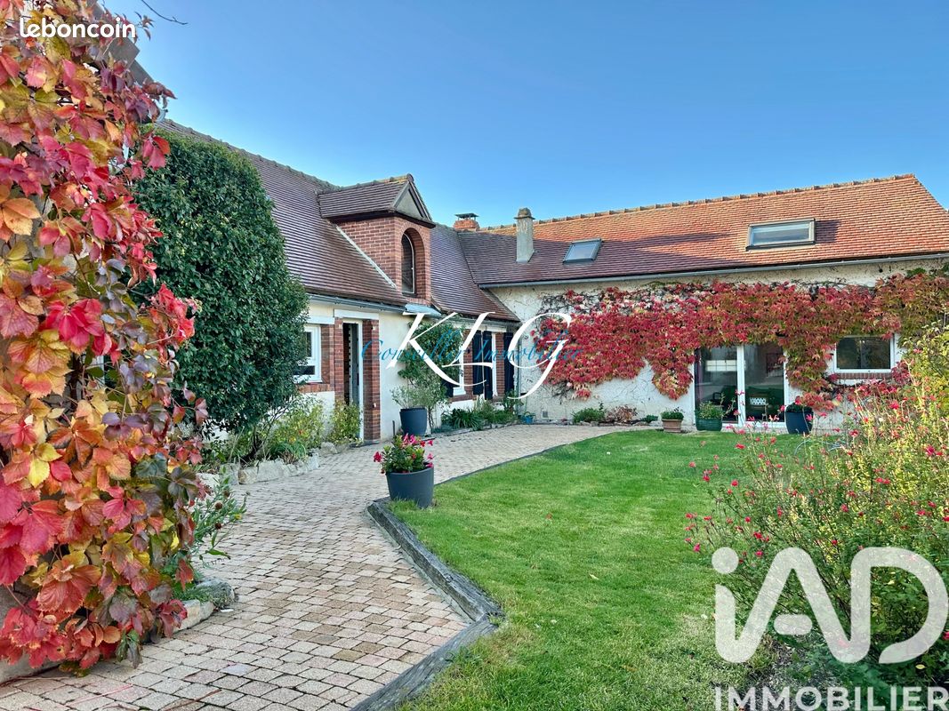 Maison 8 pièces 219 m² · à Jouy · 219 m² · 419 000 €