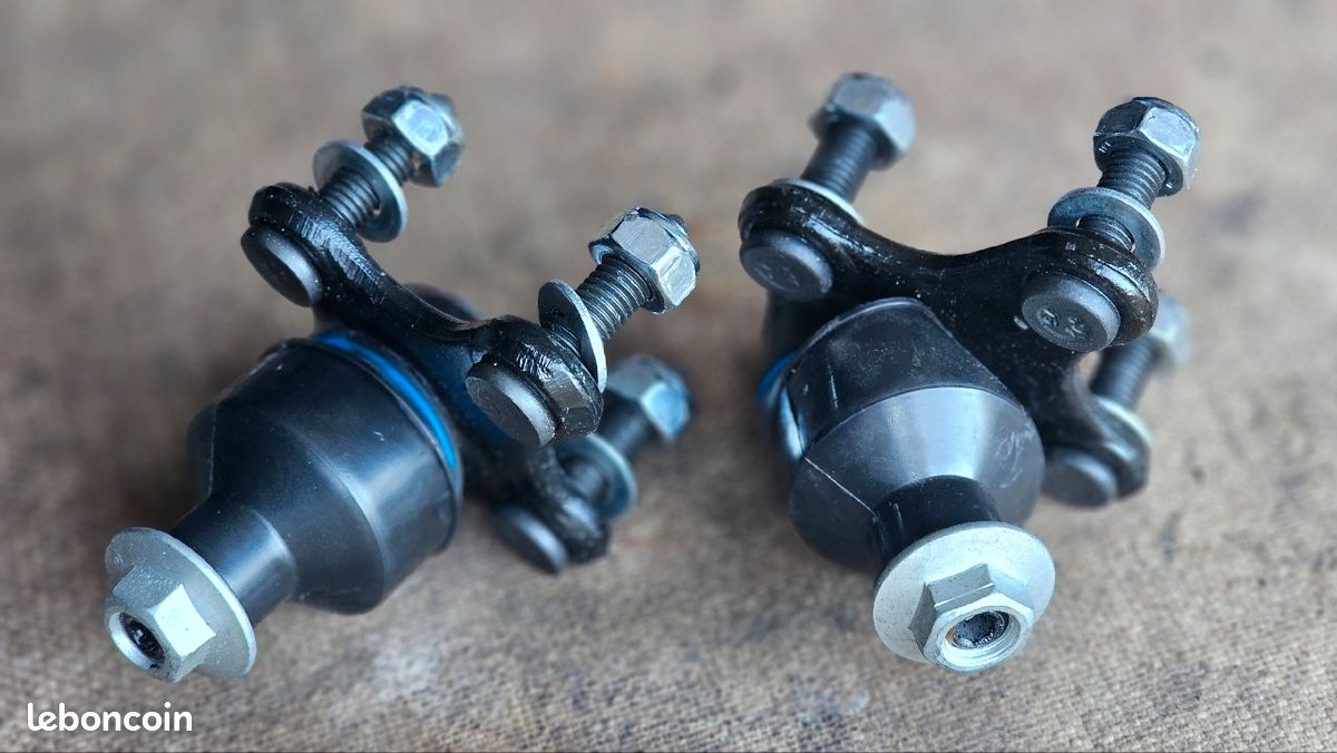 Rotules inférieures triangle Passat b8 2Ltdi 150ch (image 3)