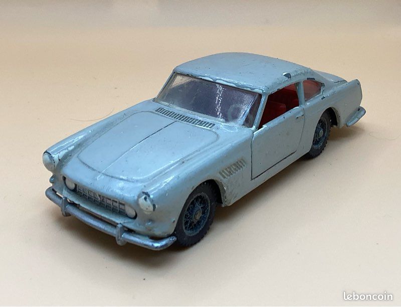 Solido Ferrari 250 GT 2+2 – Jolie Miniature D'occasion, Parfaite Pour Commencer Une Collec