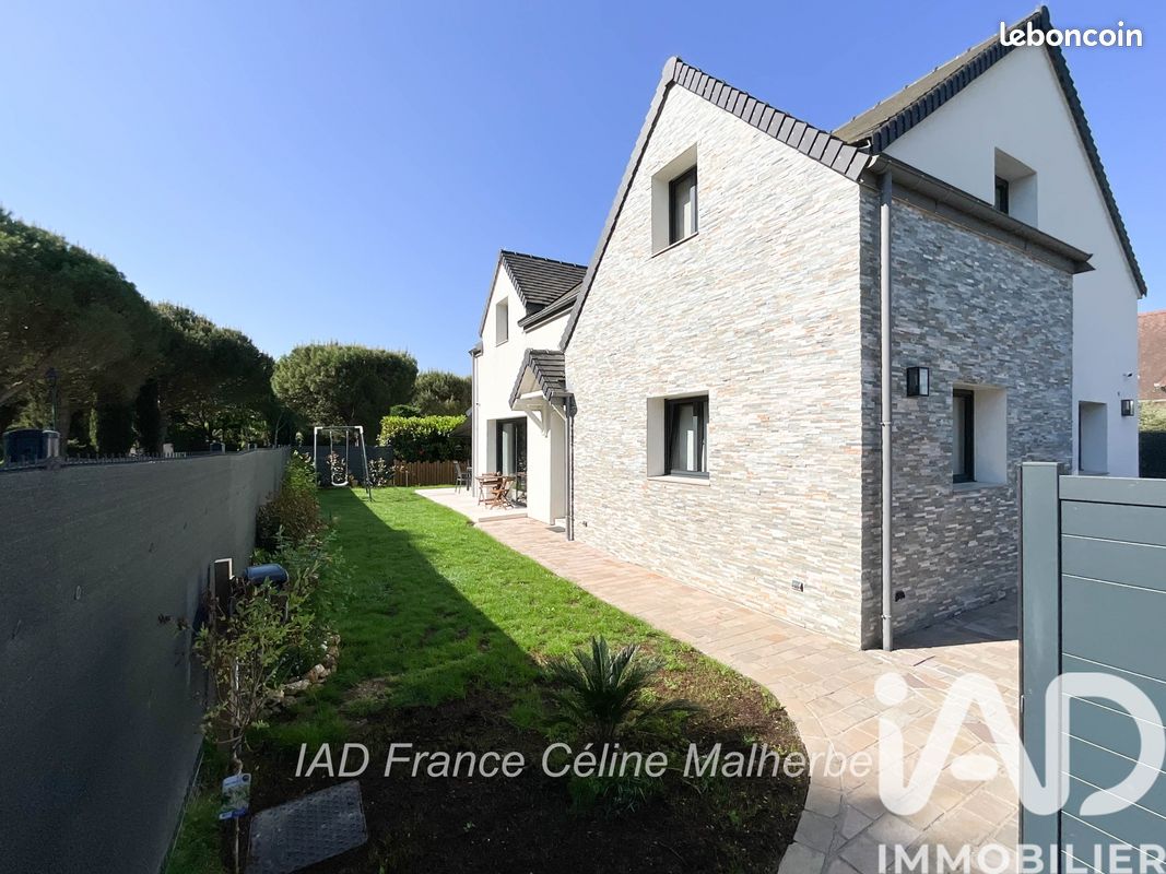 Maison 8 pièces 193 m² · à Aigremont · 193 m² · 898 000 €