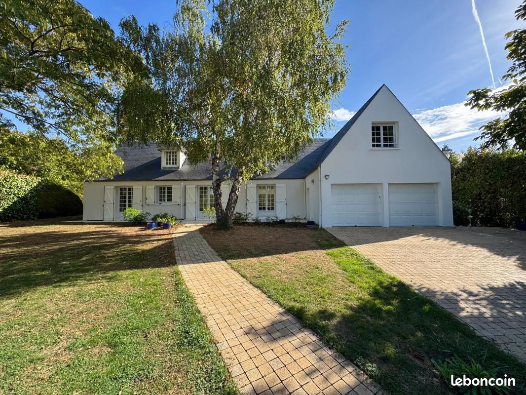 Maison 6 pièces 211 m² · à Ozoir-la-Ferrière · 211 m² · 635 000 €