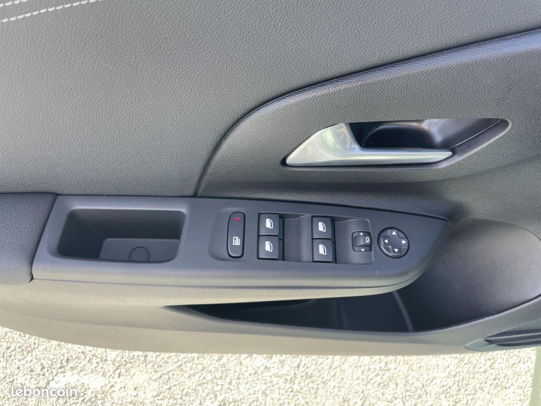 Opel Corsa (6) 1.2 Turbo Hybrid 110ch Automatiq Colour Edition (image 21)