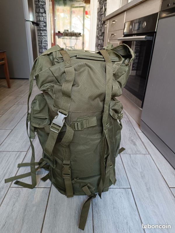 Sac à dos de combat allemand fin de guerre, état neuf