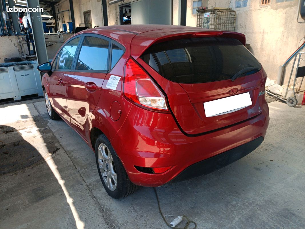 Ford Fiesta VI phase 2 960254A pour pièces (image 4)