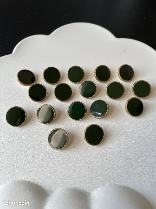17 Boutons Dot kaki à paillettes dorées - 18mm - Maison Fauve (image 1)