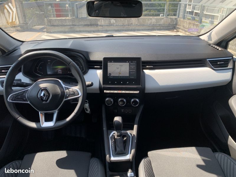 Renault CLIO V 1.6 E-TECH 145CH FULL HYBRID EVOLUTION (image 15)