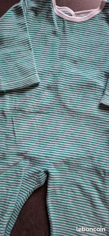Pyjama. Taille 24 mois. Marque Petit Bateau
4 (image 2)