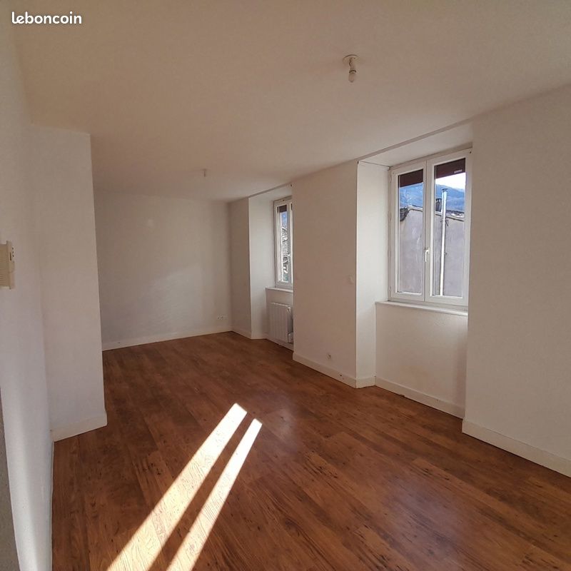 Appartement 3 pièces 37 m² · à Saint-Paul-de-Jarrat · 37 m² · 454 €/mois