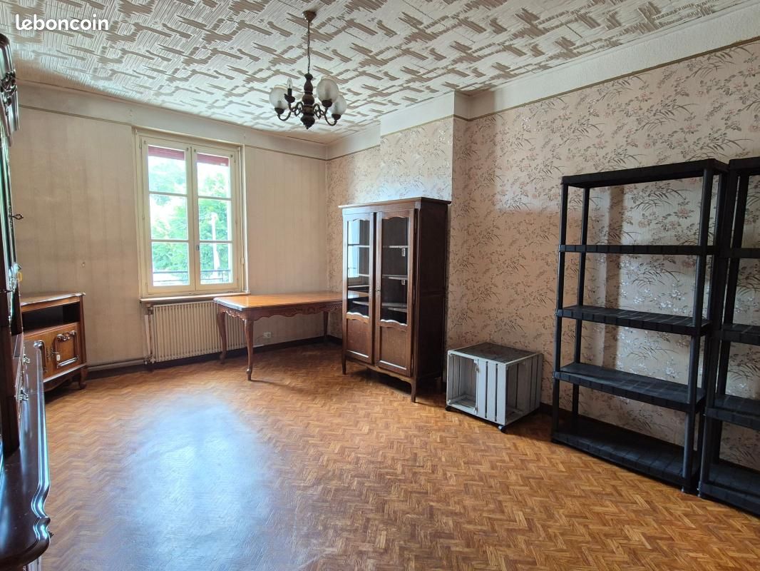 Appartement 3 pièces 69 m² · à Saint-Étienne · 69 m² · 70 000 €