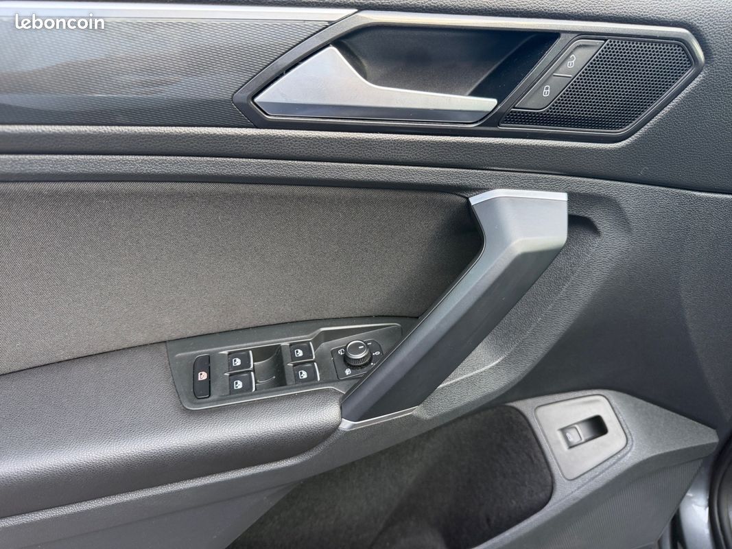 VOLKSWAGEN Tiguan 2.0 TDI 150ch Carat Toit Ouvrant Hayon Electrique Garantie 12 mois (image 21)