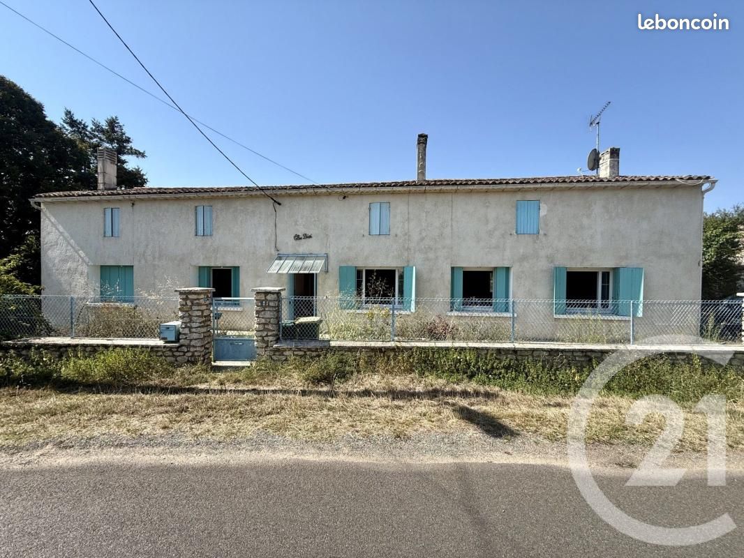 Maison 11 pièces 130 m² · à Saint-Romain-de-Benet · 130 m² · 199 900 €