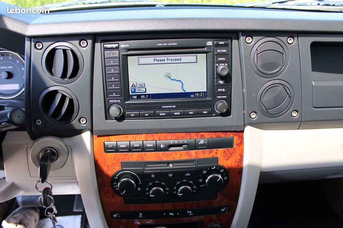 Jeep COMMANDER 3L V6 218 CV CRD "7 PLACES" OVERLAND "4X4" GPS RE CAMÉRA TOE ATTELAGE BOITE AUTO (image 17)