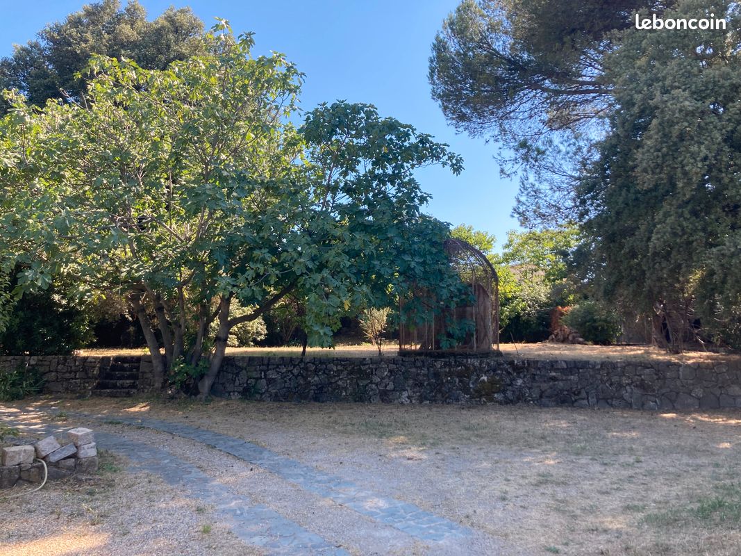 Terrain constructible · à Draguignan · 167 000 €