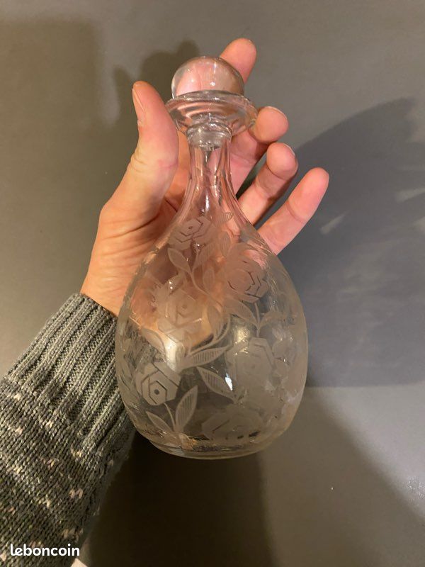 Ancienne petite carafe verre, cristal? Motif floral géométrique art déco vintage (image 2)
