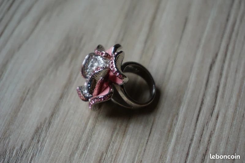Bague fantaisie - Grosse Fleur - Taille 50 (image 2)