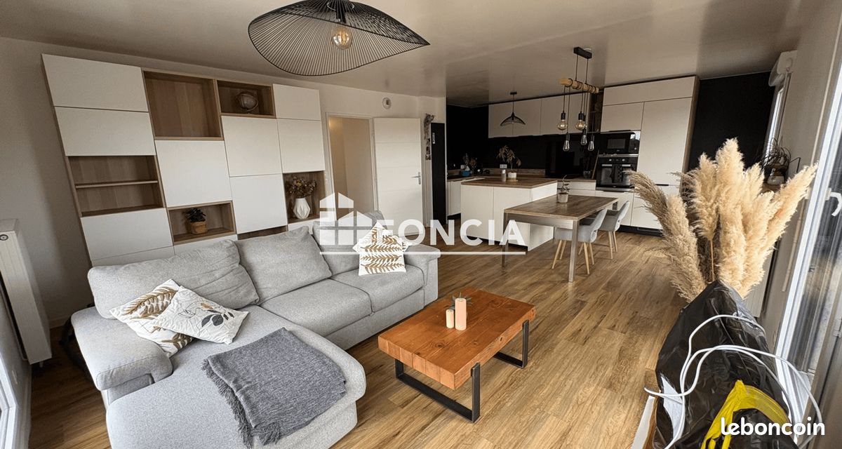 Parking 75 m² · à Lille · 75 m² · 285 000 €