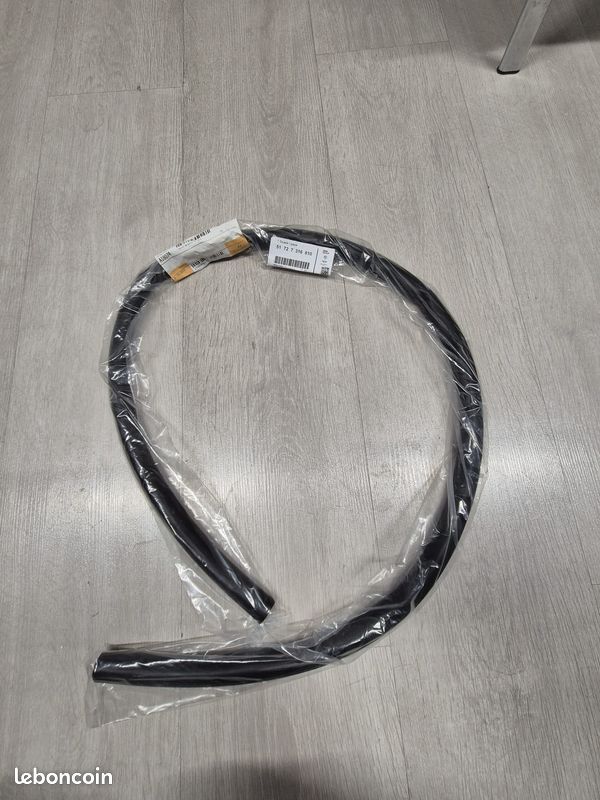 Joint de porte arrière d`origine BMW 51727316810 (image 1)