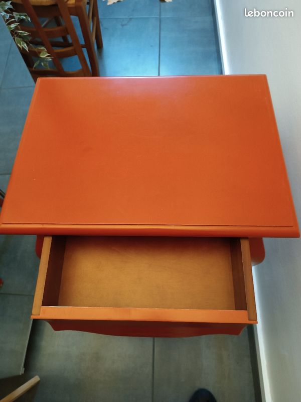 Petit meuble style console rouge (image 3)