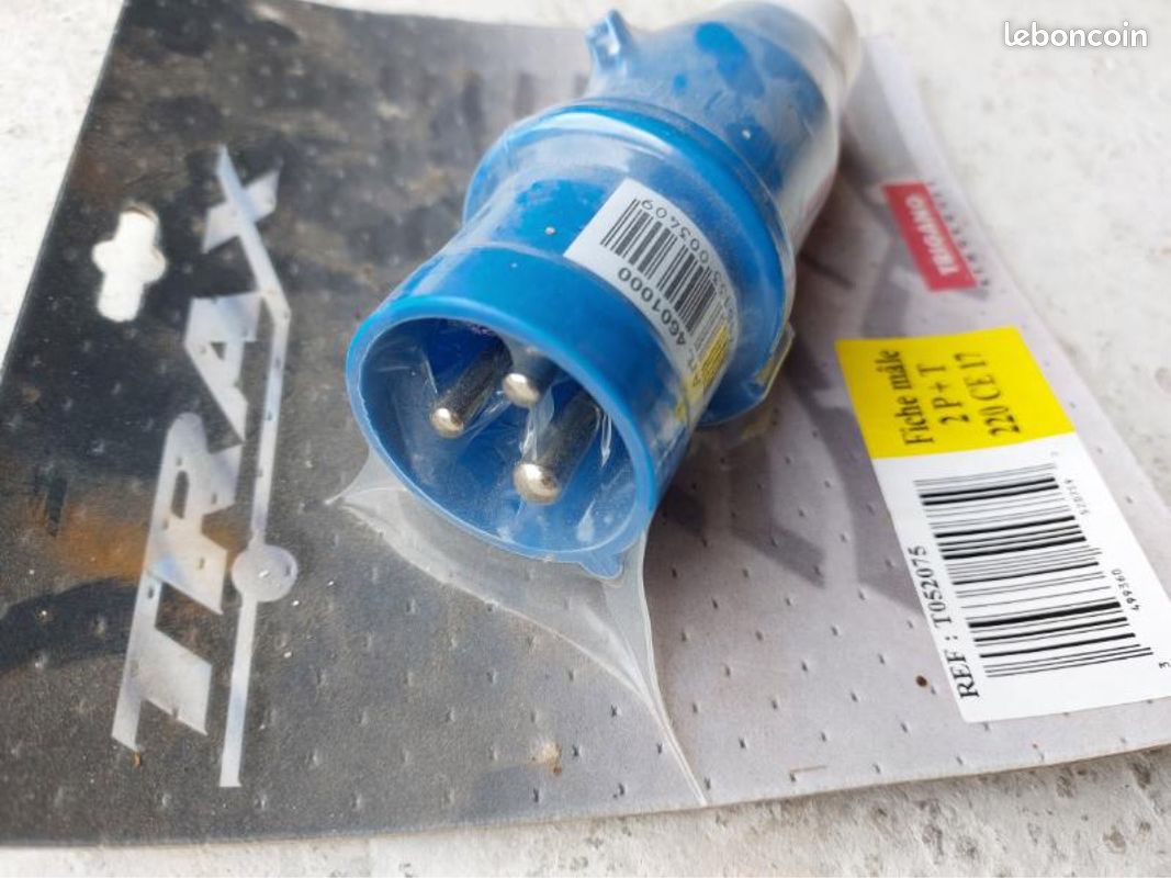 Prise 32 A bleu (image 1)
