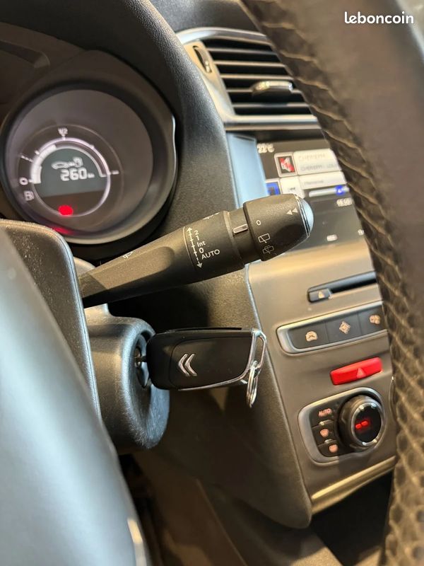 Citroen c4 edition millenium 130ch / airbag takata fait / distribution 2024 (image 12)
