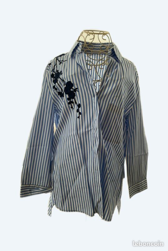 Chemise femme bleue rayée avec broderie fleur Vêtements
