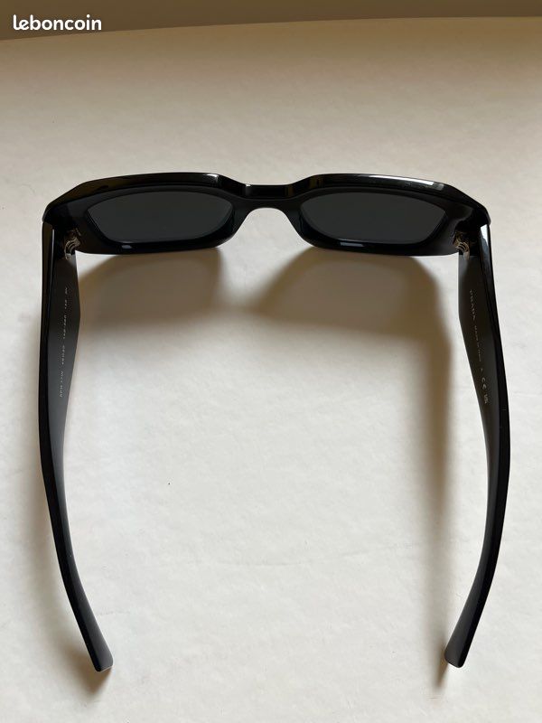 Lunette de soleil Prada symbole neuve (image 4)