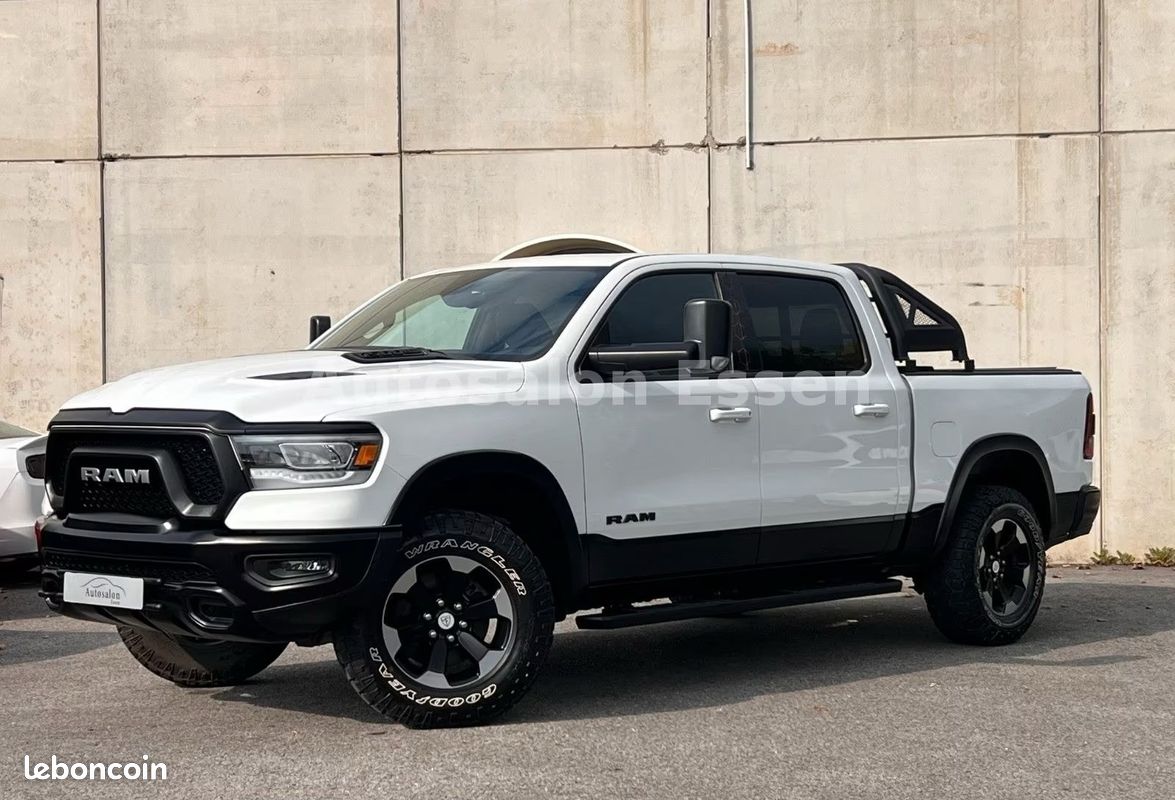 Dodge RAM 1500 Rebel 5.7 HEMI V8 401 ch 4x4 – Harman Kardon – CarPlay – Suspensions pneumatiques (image 3)