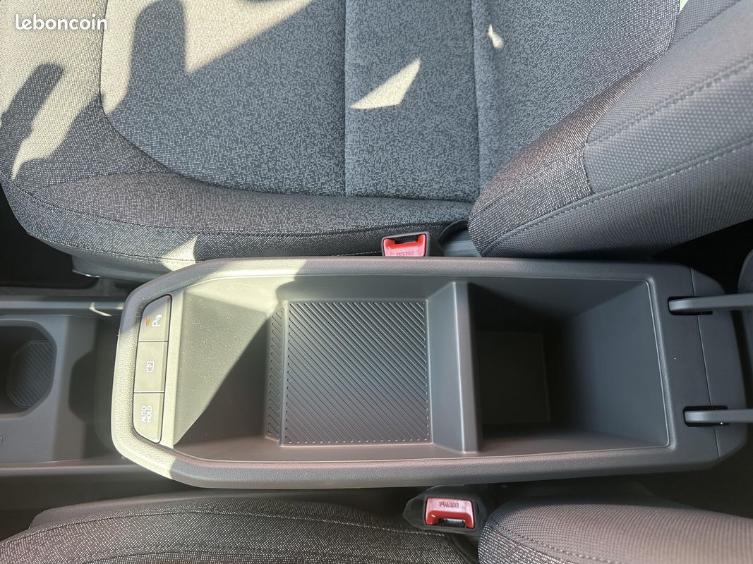 KIA EV2 107,8 kW (145 ch) Autonomie Standard 42.2 kWh Earth (image 37)
