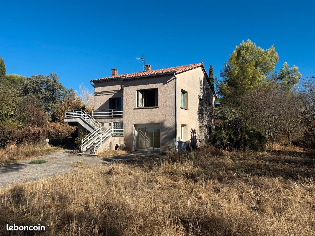 Maison 6 pièces 160 m² · à Saint-Privat-des-Vieux · 160 m² · 215 000 €