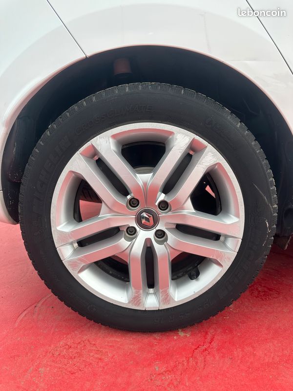 Renault Clio 1.5 L DCi 75 CH "Business" 1ère Main (image 8)