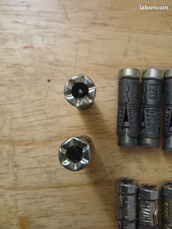 Chevilles M6 RAWL diametre 12 (image 2)