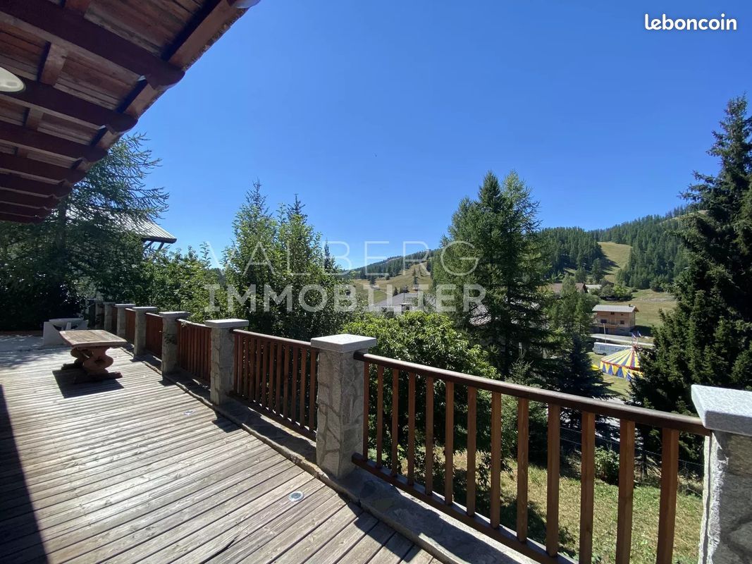Maison 8 pièces 275 m² · à Péone · 275 m² · 1 200 000 €