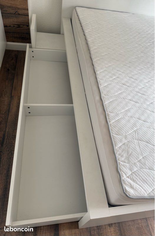 Lit 140x200, sommier, matelas, tiroirs et table chevet (image 2)