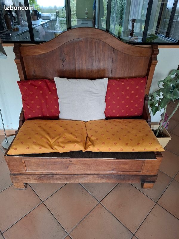 Banquette (image 1)