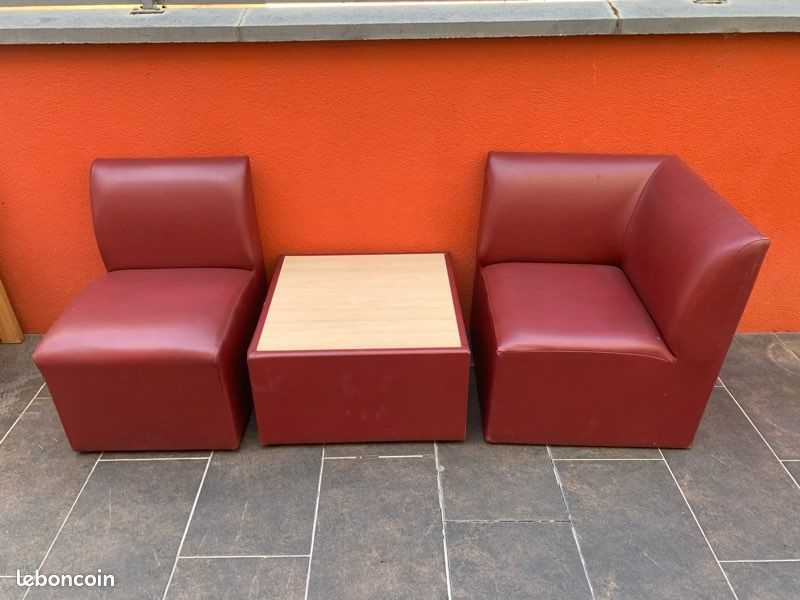 Fauteuils et table basse (image 1)