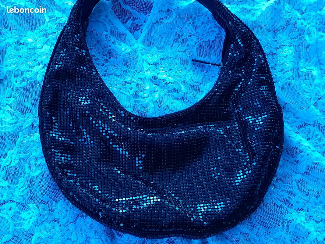 Petit sac habillé noir à sequins (forme croissant) (image 8)