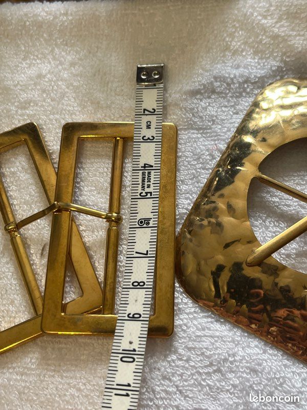 Lot De Boucles De Ceinture Vintage XIXème Siècle - Métal Doré Et Nacre - Matière Bois