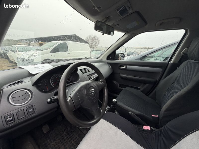 Suzuki SWIFT 1.3 DDIS 75CH GL 5P (image 11)