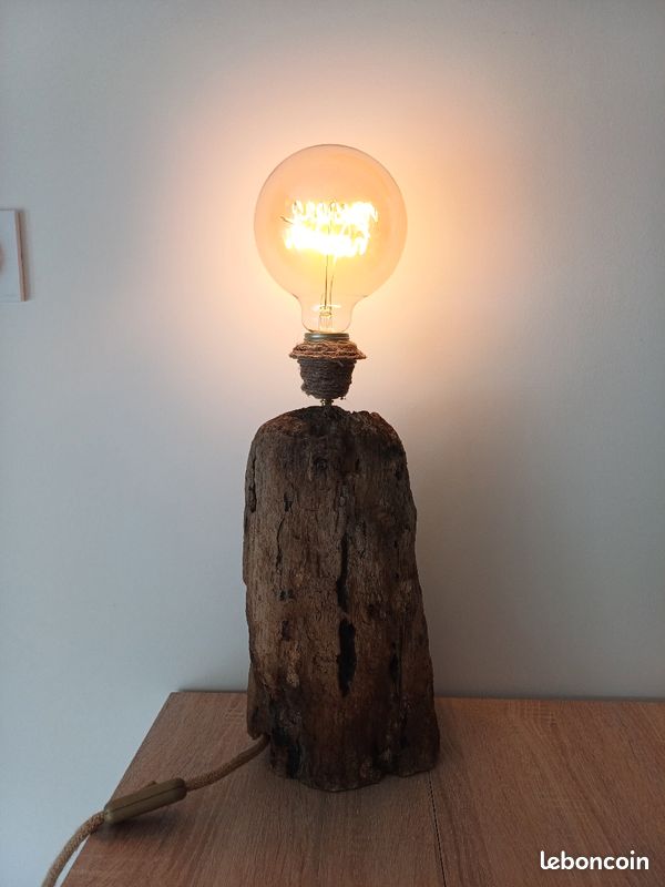 Lampe de table artisanale pieds chêne flotté (image 2)