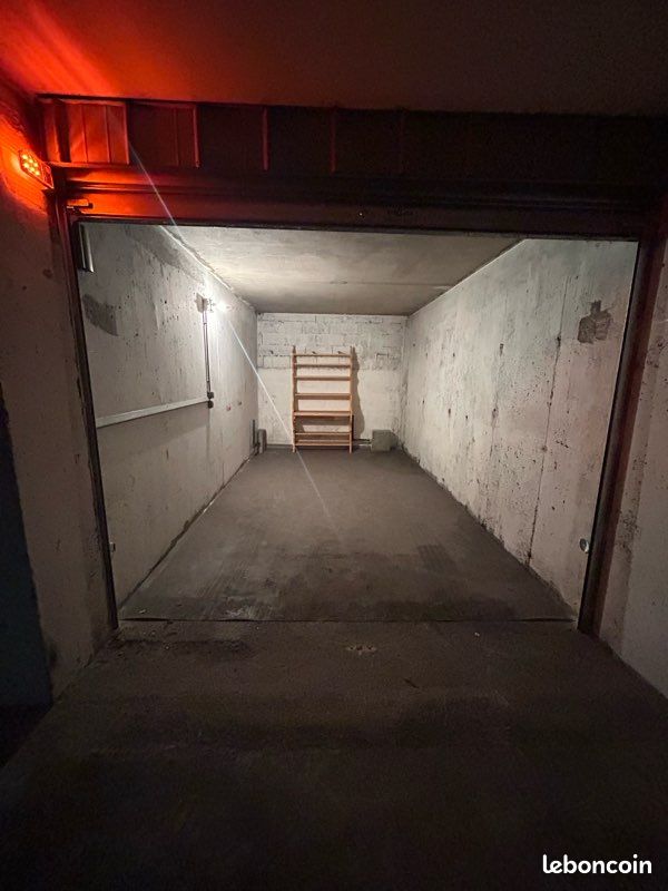 Vends boxe de garage à Thalassa