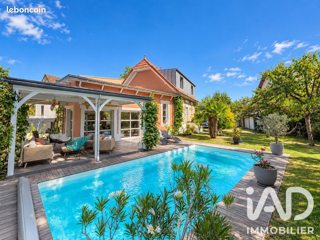 Maison 8 pièces 215 m² · à Villemoisson-sur-Orge · 215 m² · 840 000 €