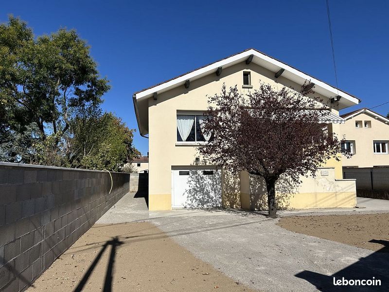 Maison 4 pièces 84 m² · à Montrond-les-Bains · 84 m² · 240 000 €