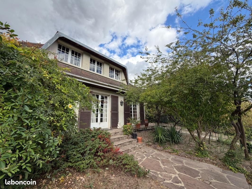 Maison 7 pièces 223 m² · à Pontoise · 223 m² · 499 000 €