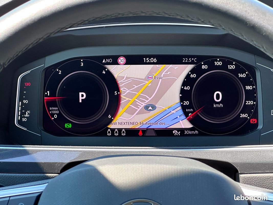 VOLKSWAGEN TIGUAN 2.0 TDI 150ch DSG7 Elegance/ GARANTIE 6 MOIS / DERNIER CT VIERGE (image 16)