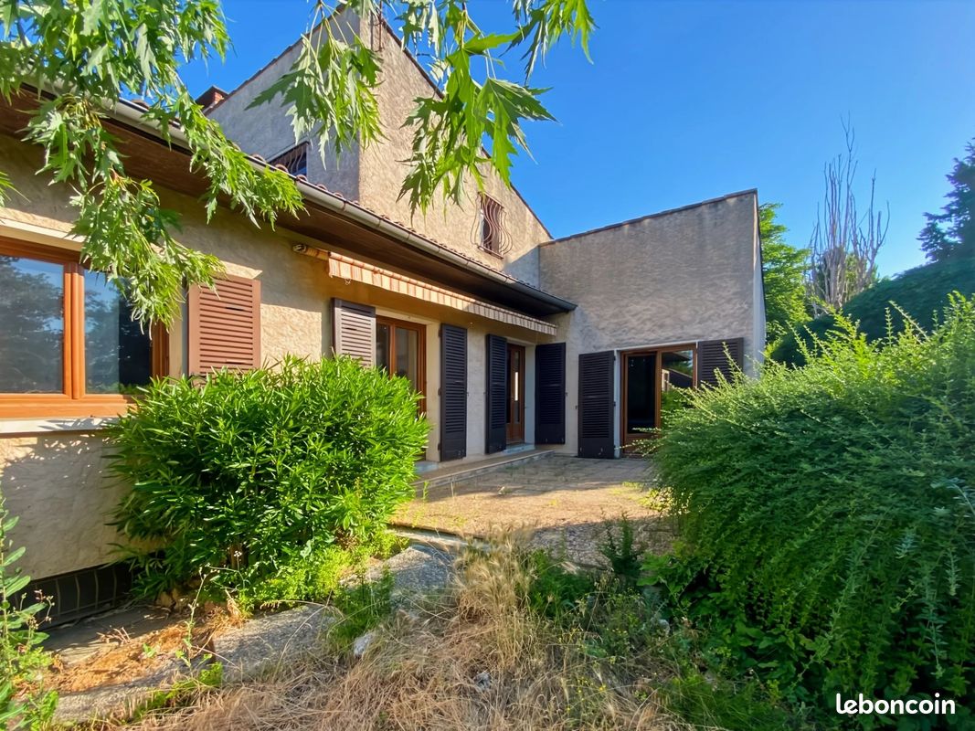 Maison 5 pièces 141 m² · à Escalquens · 141 m² · 349 800 €