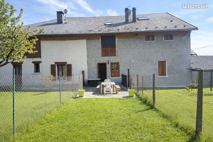Maison 8 pièces 196 m²