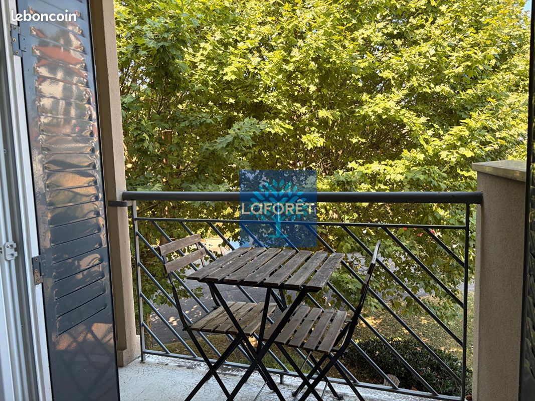 Appartement 3 pièces 72 m² · à Saint-Genis-Laval · 72 m² · 1 267 €
