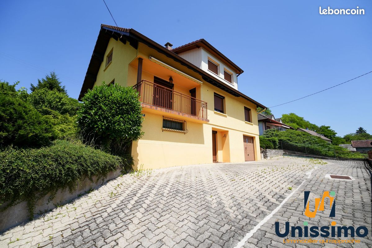 Maison 7 pièces 177 m² · à Saint-Maurice-Colombier · 177 m² · 195 000 €