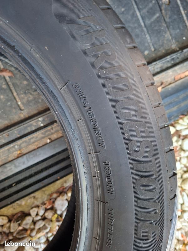 Pneus Bridgestone 215/60 r17 (image 1)